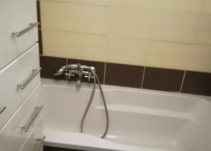 Flat For 2 People, Wifi 아파트 *